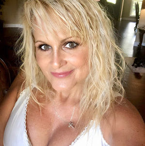Meet your Posher, Kimmie